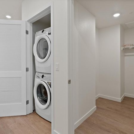 Bright Studio On Sunset Blvd, Free Parking, Gym, And Pool Лос-Анджелес Екстер'єр фото